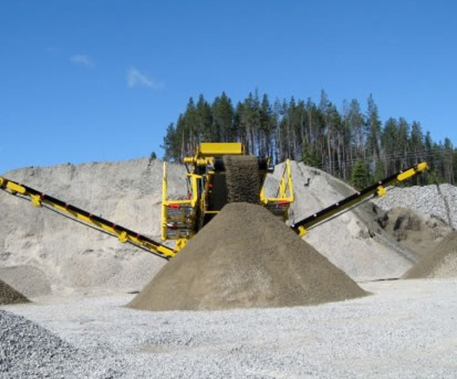 建筑垃圾 礦山石頭破碎機(jī)多少錢(qián)一臺(tái)